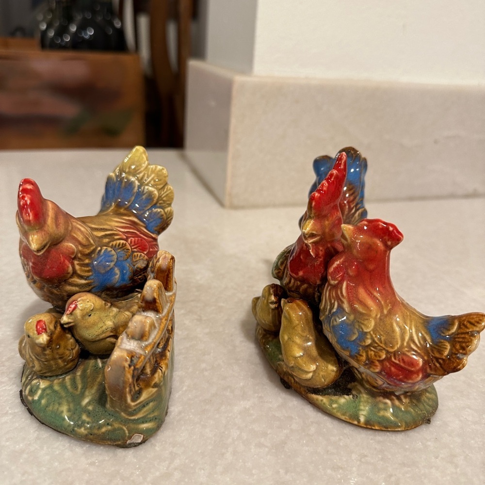 Pair of vintage glazed ceramic rooster figurines - Picture 2 of 10